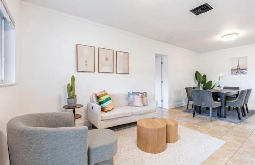 Coral Terrace Casa | Cozy Miami Home Pet-friendly & with Free Parking
