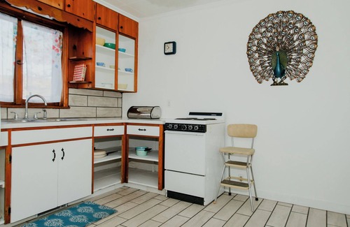 Shorewood-Tower Hills-Harbert Casa | Cozy Mid-Century Mod by Lake MI&Dunes with Hot Tub