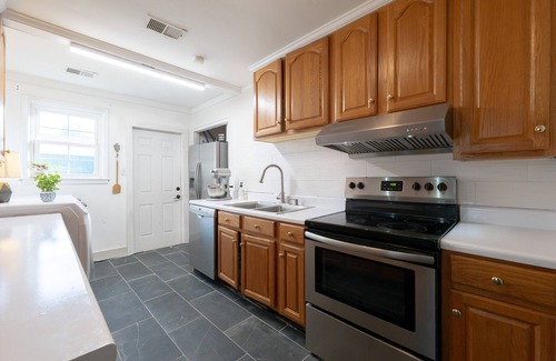 Midtown Casa | Cozy Midtown cottage, 2.5 miles from Masters