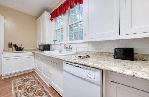 Columbus Casa | Cozy Midtown Nook- 5mins to Lake Bottom Park, 10mins to Downtown!