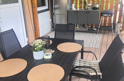 Hrastnik Casa | Cozy mini mobile home by the lake in Velenje - for families and pets