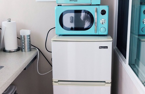Mira Mesa Apartamento | Cozy Mira Mesa Guest Unit w Private Entrance, Kitchenette & Bath