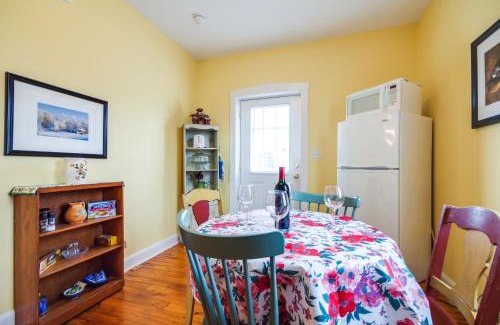 Berger Apartamento | Cozy Missouri Retreat with Pool, Pond and Fire Pit!