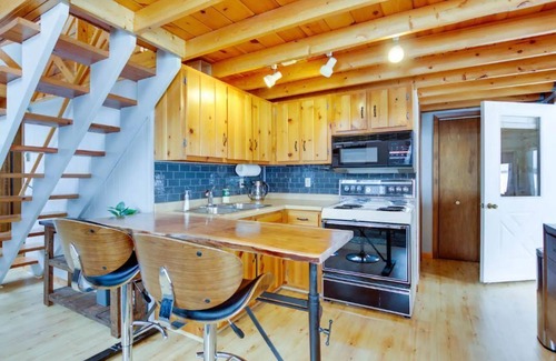 Puposky Cabina | Cozy Mod Cabin On Turtle Lake! No Pets Allowed