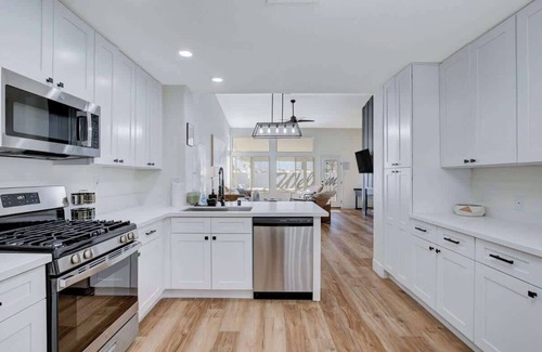 North Las Vegas Casa | Cozy Modern 3BR Desert Style Home - Pool Fun!