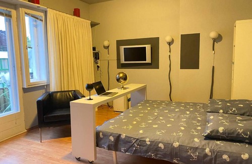 Schoeneberg Apartamento | Cozy Modern Apartment with Small Balcony in the Heart of Berlin