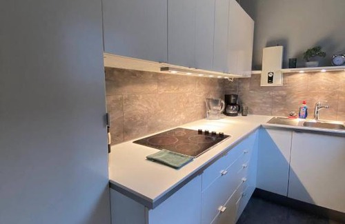 Schoeneberg Apartamento | Cozy Modern Apartment with Small Balcony in the Heart of Berlin