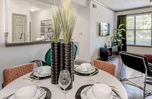 Piedmont Heights Casa | Cozy Modern Apt Sleeps 6 FREE Parking
