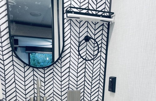 Soquel Casa | Cozy Modern Camping Trailer