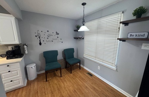 Marlton Casa | Cozy, modern charming 3-bedroom townhome close to Rt 73, Rt 70, I 95 and I 295