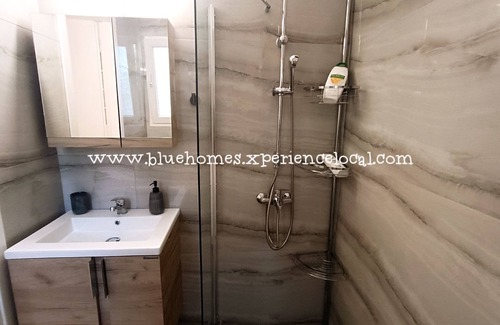 Ano Patisia Condominio | Cozy modern condo near the metro - White Serenity