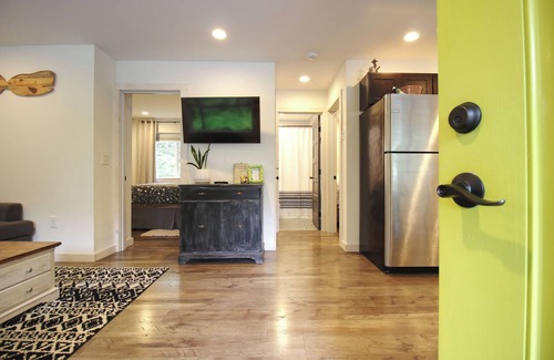Seward Cabina | Cozy, modern cottage located in Seward, Alaska!