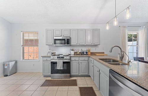 Westside Casa | Cozy Modern Family Home w/Firepit + Pool Access