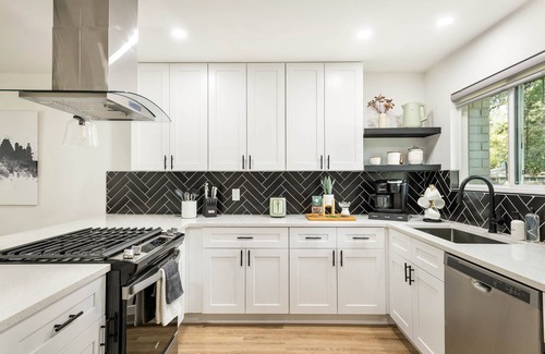 Forest North Estates Casa | Cozy & Modern Home with King Beds, Fenced Yard, Fast Wi-Fi