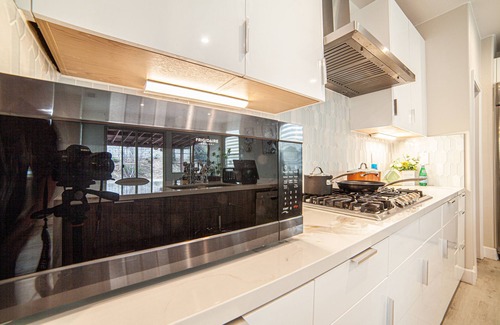 Eastvale Casa | Cozy Modern House In Eastvale 8 Guests/4B/3.5Ba/3257Sqft/