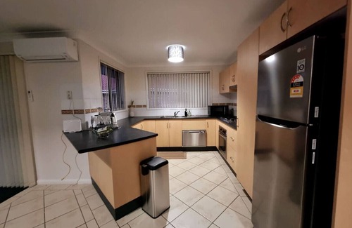 Worrigee Casa | Cozy Modern House in Worrigee 3mins walk to Shops
