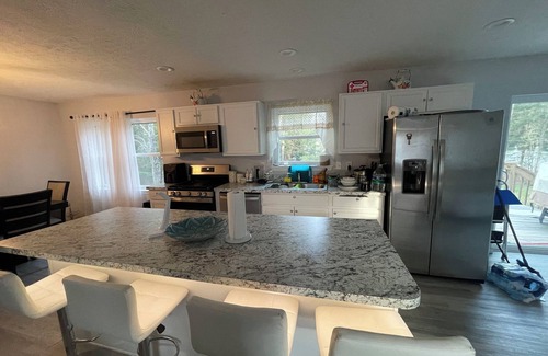 Pocono Summit Casa | Cozy & Modern Pocono Escape – Near Lakes, Fireplace & Game Night Ready!