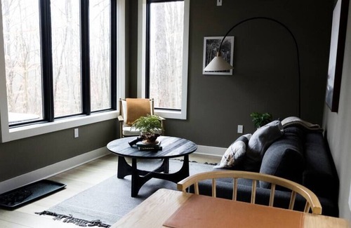 New Plymouth Apartamento | Modern Cabin w/Hottub - 10 min to Ash Cave