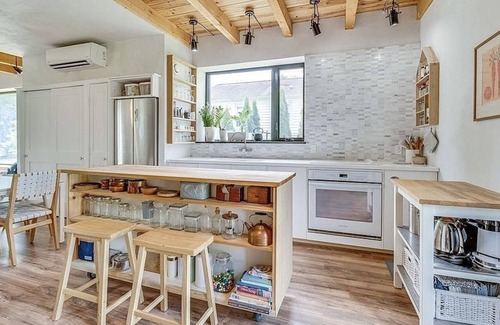 Florence Casa | Cozy modern solar hideaway on the bike path!
