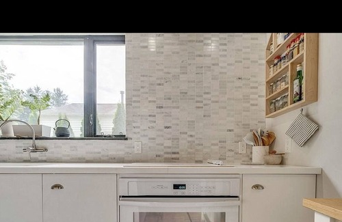 Florence Casa | Cozy modern solar hideaway on the bike path!
