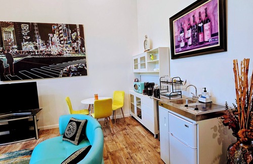Reseda Apartamento | Cozy Modern Space with Pool
