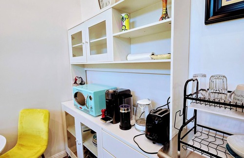 Reseda Apartamento | Cozy Modern Space with Pool