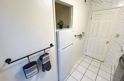 East Whittier Casa | Cozy Modern Suite With Pool near Disney-Knotts-Universal Studios And More