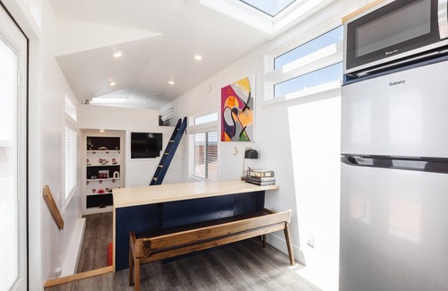 Apple Valley Apartamento | Cozy modern tiny home near ZION & private deck