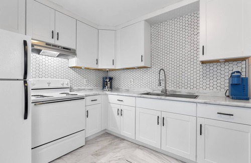 Chesterton Casa | Cozy Modern Townhome in Unbeatable Chesterton Location