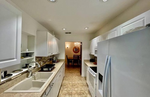 Carver Shores Casa | Cozy Modest Home near Universal Studios/VolcanoBay