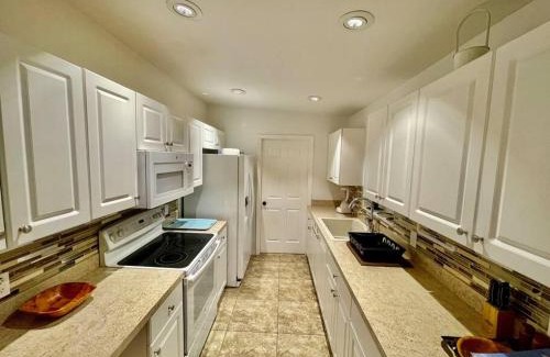 Carver Shores Casa | Cozy Modest Home near Universal Studios/VolcanoBay