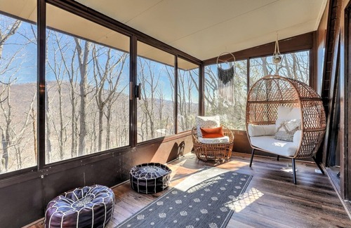 Tate Cabina | Cozy Mountain A-frame with resort amenities and nearby wineries!
