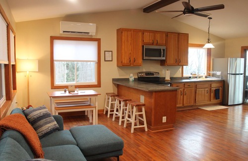 Kabletown Cabina | Cozy Mountain Cabin w/ Steam Shower. Family Friendly!