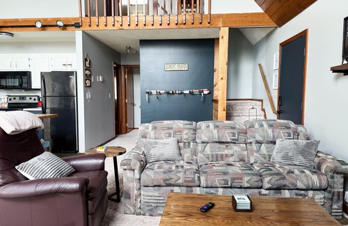 Canaan Valley Cabina | Cozy Mountain Cabin - Firepit & 5 min from Hiking!