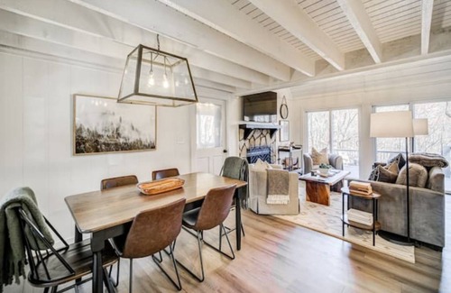 Big Canoe Cabina | Cozy Mountain Cabin in Big Canoe