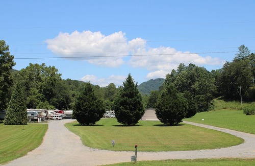 Hayesville Casa | Cozy Mountain Camper