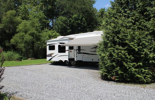 Hayesville Casa | Cozy Mountain Camper