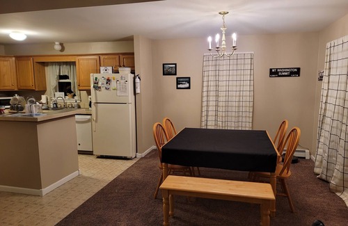 Twin Mountain Casa | Cozy Mountain Escape w/ Firepit Area ~ BBQ & Views