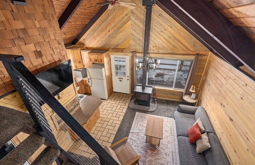 Snowbird Cabina | Cozy Mountain Hideaway w/ Wood Stove