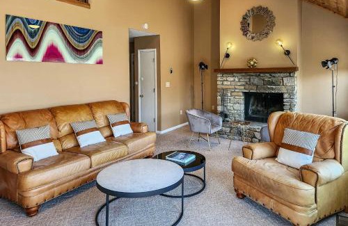 Lake Lure Casa | Cozy Mountain Home at Rumbling Bald Resort!