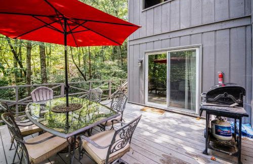 Lake Lure Casa | Cozy Mountain Home at Rumbling Bald Resort!