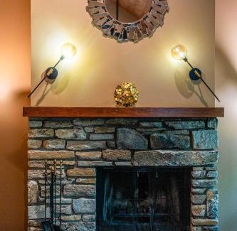 Lake Lure Casa | Cozy Mountain Home at Rumbling Bald Resort!