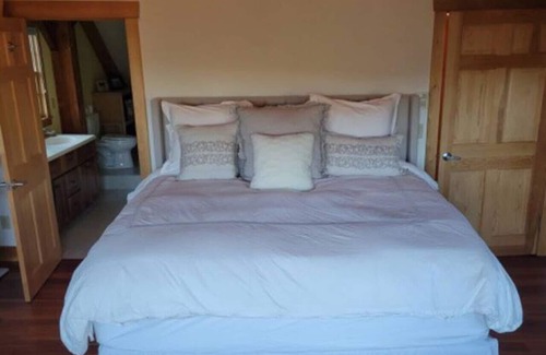 Charlemont Casa | Cozy Mountain Home Vacation Getaway!