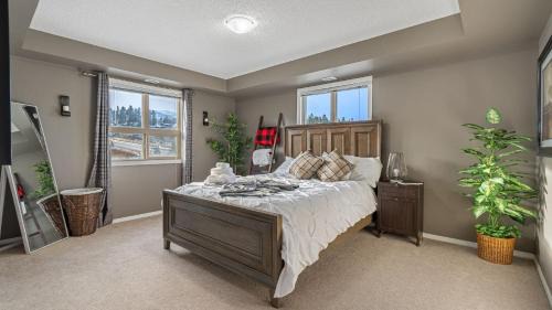 East Kootenay Casa | Cozy Mountain I Hot Tub & Pool I Close 2 Lake I TV