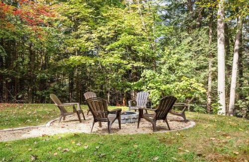 Gilford Casa | Cozy Mountain Retreat Fireplace Deck Near Lakes