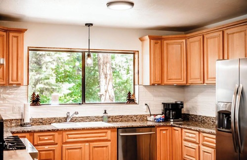 Ridgway Casa | Cozy mountain retreat minutes from Downtown Ouray!