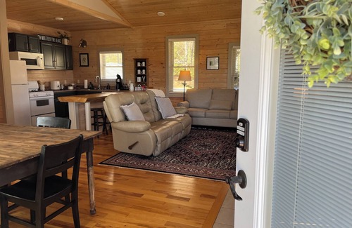Scaly Mountain Cabaña | Cozy Mountaintop Cottage: Excellent Wi-fi, Beautiful Views, & New Stone Fire Pit
