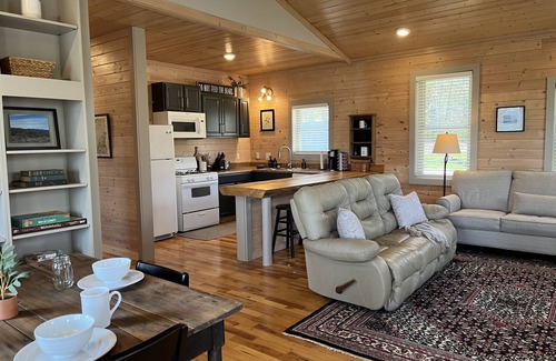 Scaly Mountain Cabaña | Cozy Mountaintop Cottage: Excellent Wi-fi, Beautiful Views, & New Stone Fire Pit