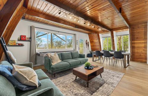 Midway Casa | Cozy Mtn Cabin - Epic Views - Hot Tub - Fire Pit
