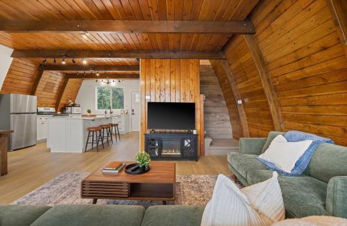 Midway Casa | Cozy Mtn Cabin - Epic Views - Hot Tub - Fire Pit